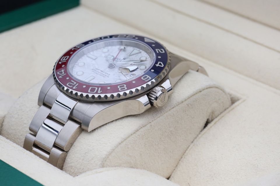 Rolex GMT Master II 126719 BLRO Image 3